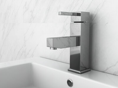 Vierkante opzetmengkraan chroom design &mdash; 17,5cm hoog en 9cm uitloop voor badkamer