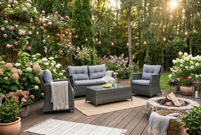 Loungeset 4-delig | Antraciet Wicker &amp; Grijze Kussens | Tweezitsbank &amp; 2 Stoelen | Aluminium Frame | incl. Glazen Tafel