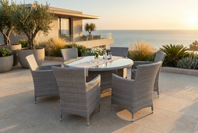 Diningset 7-delig | Grijs Wicker &amp; Grijze Kussens | 6 Stoelen &amp; Ronde Glazen Tafel | Aluminium Frame | Parasolgat