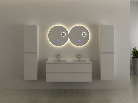Ronde spiegel detail &mdash; touch display met klok, temperatuur en dimbaar LED