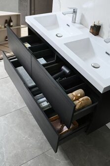Badkamermeubel 2 persoons &ndash; close-up kranen en wastafel