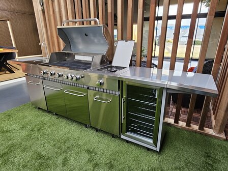 Gasbarbecue buitenkeuken RVS vooraanzicht compleet