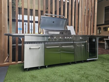 Gasbarbecue buitenkeuken 6 branders zijaanzicht tuin
