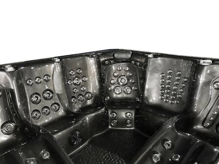 Vonato PF SPA 2025 Black perspectief schuin zwart