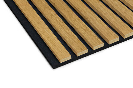Wandpaneel eiken detail &mdash; houten latten met 3-zijdig houtfineer en tussenruimtes
