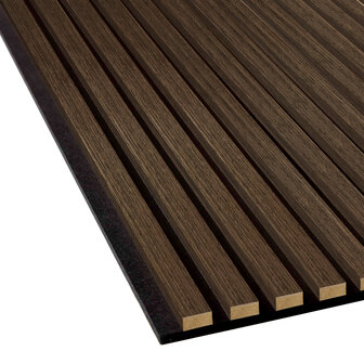 Wandpaneel gerookt eiken detail &mdash; donkere latten met 3-zijdig houtfineer