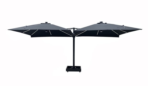 Vierdubbele zweefparasol donkergrijs zijaanzicht terrasopstelling