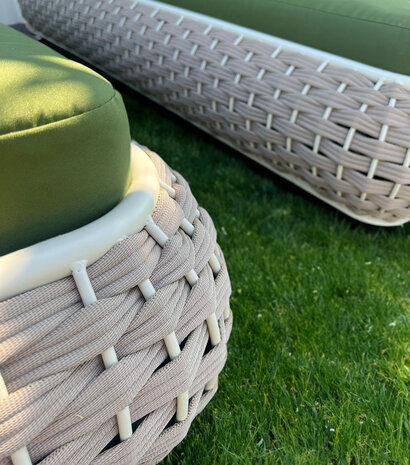 Ligbeddenset wicker detail vlechtwerk en kussen close-up