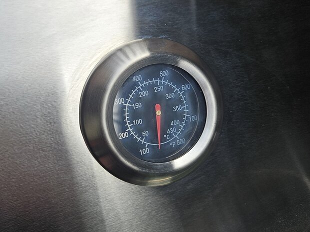 Gasbarbecue buitenkeuken RVS 6 branders thermometer detailopname