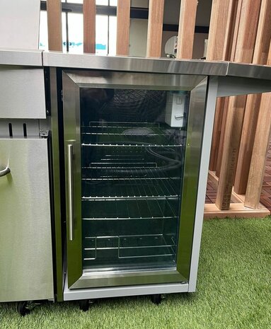 Gasbarbecue buitenkeuken RVS koelkast zijaanzicht