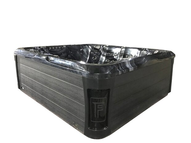 Vonato PF SPA 2025 Black vooraanzicht schuin 255x233cm