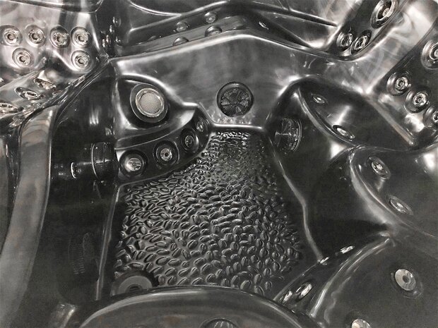 Vonato PF SPA 2025 Black jets hoekdetail RVS