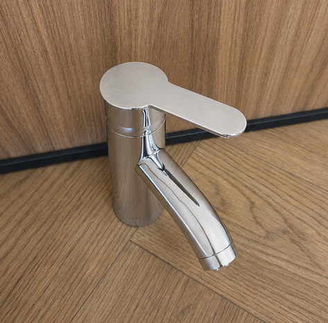 Opzetmengkraan chroom detail &mdash; thermostatisch met aansluitingen