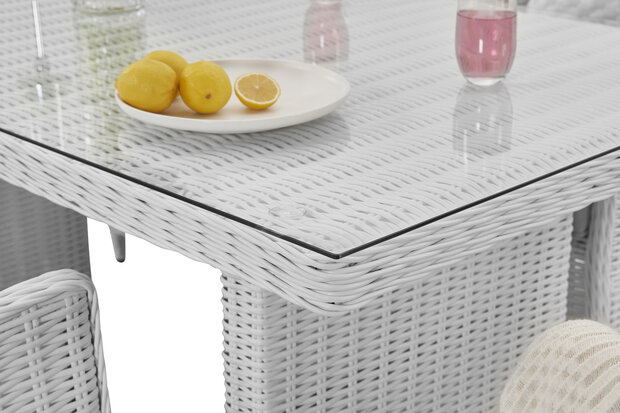 Diningset 7-delig op terras &mdash; wit wicker grijze kussens modern buiten eten