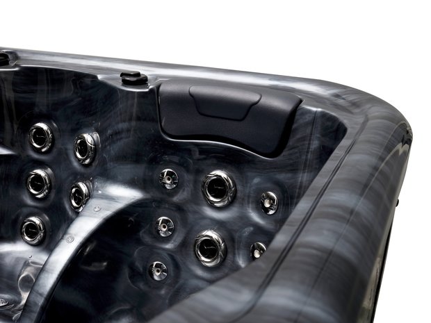 Outdoor spa jets ingebouwd detail